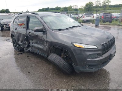 1C4PJMDS3GW****** 2016 Jeep Cherokee