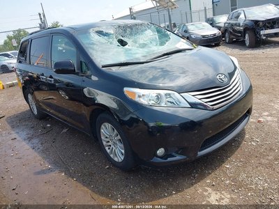5TDYK3DC3GS****** 2016 Toyota Sienna