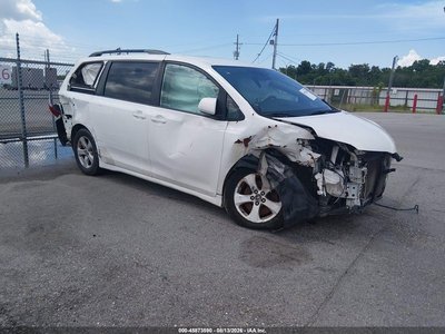 5TDKZ3DC2KS****** 2019 Toyota Sienna