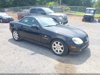 WDBKK47F2XF****** 1999 Mercedes-Benz SLK-Class