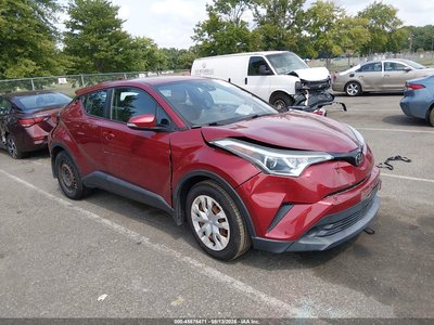 NMTKHMBX6KR****** 2019 Toyota C-HR