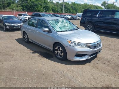 1HGCR2F3XHA****** 2017 Honda Accord