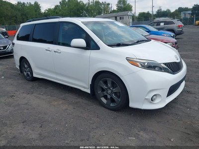5TDXK3DC7GS****** 2016 Toyota Sienna