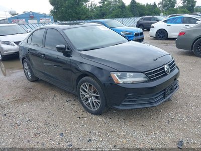 3VW2B7AJXJM****** 2018 Volkswagen Jetta