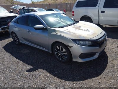 2HGFC2F59JH****** 2018 Honda Civic
