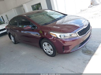 3KPFK4A70HE****** 2017 Kia Forte
