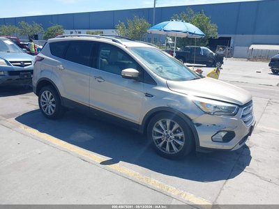 1FMCU0J99JU****** 2018 Ford Escape
