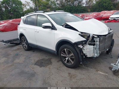 JTMWFREV1HD****** 2017 Toyota RAV4