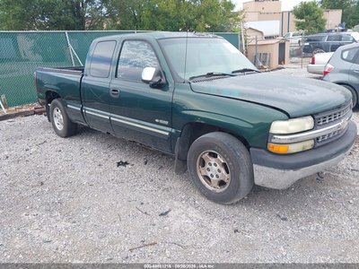 2GCEC19TX11****** 2001 Chevrolet Silverado 1500