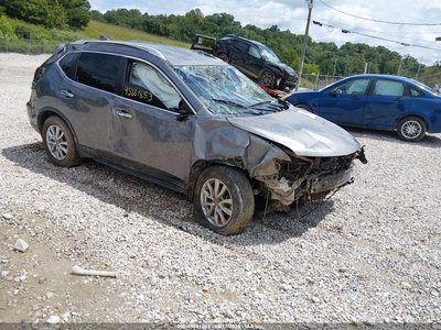 KNMAT2MVXHP****** 2017 Nissan Rogue