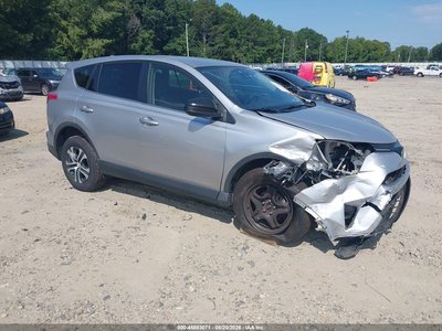 JTMBFREV7JJ****** 2018 Toyota RAV4