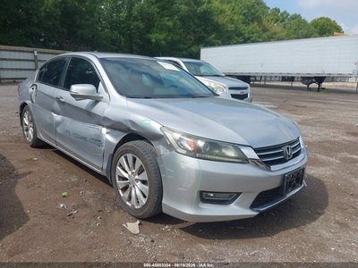 1HGCR2F83DA****** 2013 Honda Accord