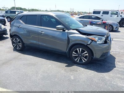 2020 Nissan Kicks