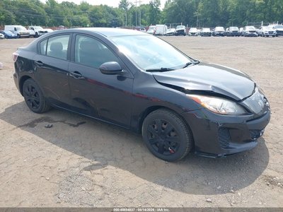 JM1BL1TG8D1****** 2013 Mazda 3