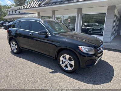 WDC0G4JB6HF****** 2017 Mercedes-Benz Glc 300