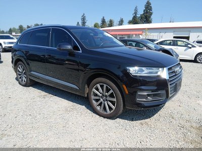 WA1LHAF71HD****** 2017 Audi Q7