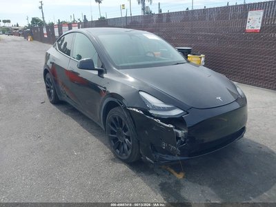 5YJYGDEE8MF****** 2021 Tesla Model Y
