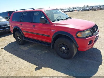 JA4LS31R81P****** 2001 Mitsubishi Montero