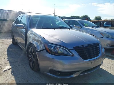 1C3CCBBB9DN****** 2013 Chrysler 200