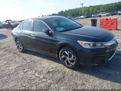 1HGCR2F30HA****** 2017 Honda Accord