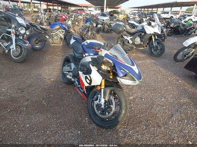 ZD4KSUG04PS****** 2023 Aprilia Rs