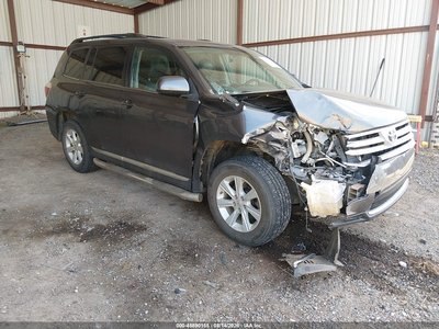 5TDZK3EH7DS****** 2013 Toyota Highlander