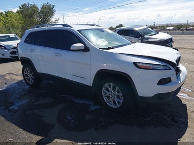 1C4PJMCS3HD****** 2017 Jeep Cherokee