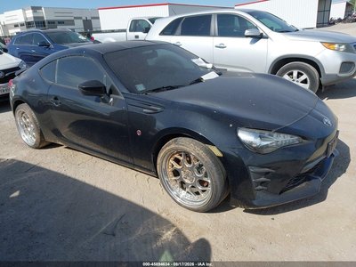 JF1ZNAA16H8****** 2017 Toyota 86