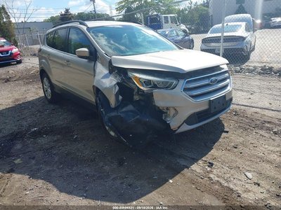 1FMCU9HD7JU****** 2018 Ford Escape