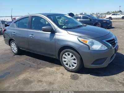 3N1CN7AP3KL****** 2019 Nissan Versa
