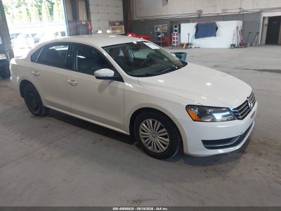 1VWAT7A36FC****** 2015 Volkswagen Passat