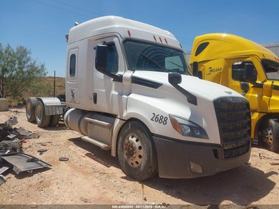 1FUJHHDR2KL****** 2019 Freightliner New Cascadia 126