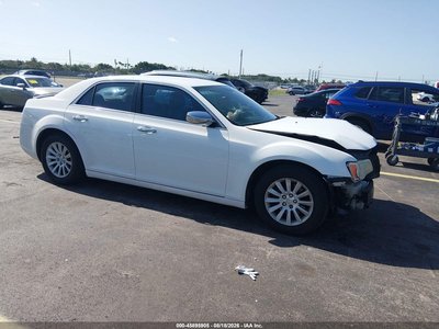 2C3CCAAG7DH****** 2013 Chrysler 300