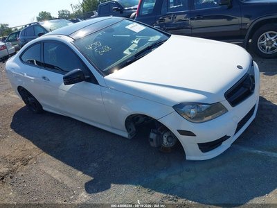 WDDGJ4HB5FG****** 2015 Mercedes-Benz C-Class
