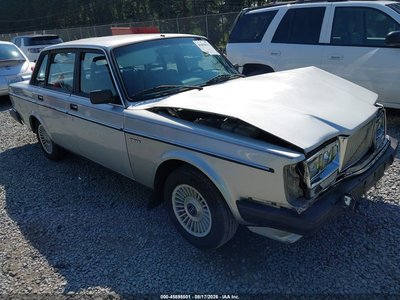 YV1AX8841E1****** 1984 Volvo 240