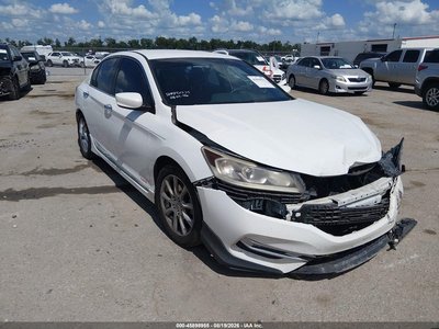 1HGCR2F50GA****** 2016 Honda Accord