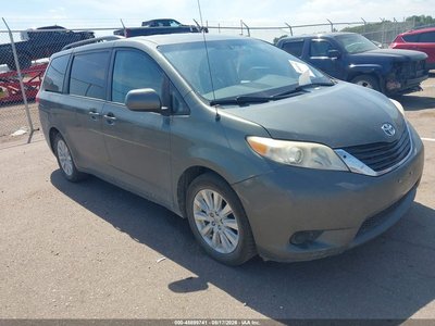 5TDJK3DC2DS****** 2013 Toyota Sienna
