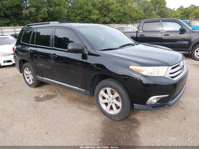 5TDBK3EH5BS****** 2011 Toyota Highlander