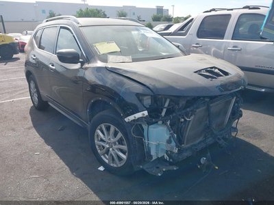 5N1AT2MT9JC****** 2018 Nissan Rogue