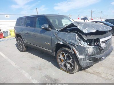 2023 Rivian R1S