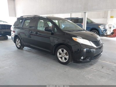 5TDKK3DCXBS****** 2011 Toyota Sienna