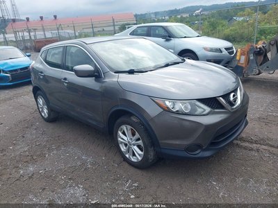 JN1BJ1CP5HW****** 2017 Nissan Rogue Sport