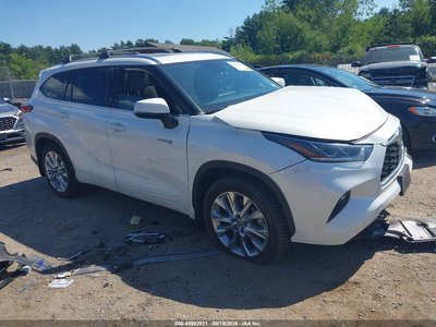 5TDYARAH6MS****** 2021 Toyota Highlander