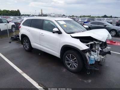 5TDJZRFH1JS****** 2018 Toyota Highlander