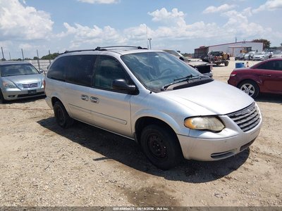 2005 Chrysler Town & Country