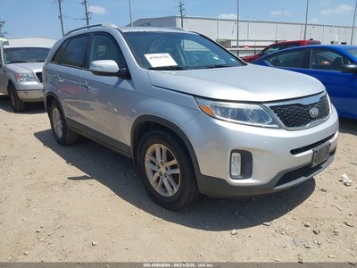 5XYKT4A65EG****** 2014 Kia Sorento
