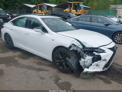 58AGZ1B1XNU****** 2022 Lexus ES 350