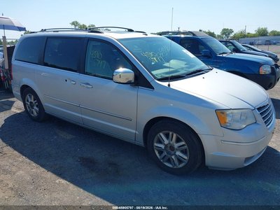 2008 Chrysler Town & Country
