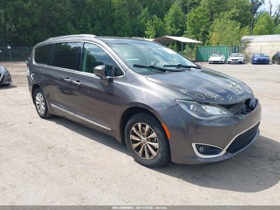 2C4RC1BG5KR****** 2019 Chrysler Pacifica