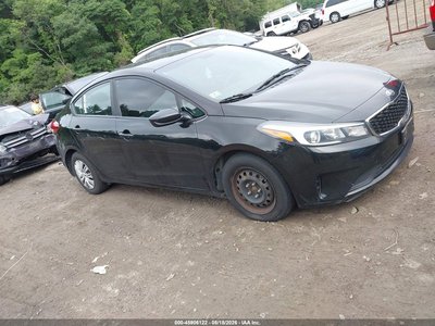 3KPFK4A76JE****** 2018 Kia Forte